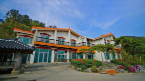 Bada Jeonmang With Hill Pension
